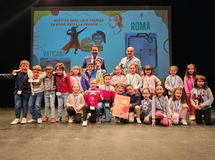 Cabañero, presidente de la Diputación de Albacete, pone en valor el papel de bibliotecas, librerías y autores en la ‘Fiesta del Libro’