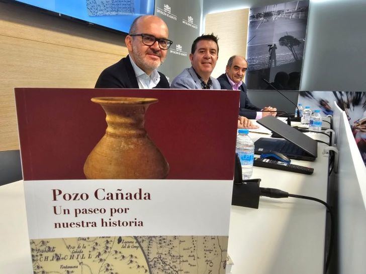 Cabañero presenta el primer libro sobre la historia de Pozo Cañada que tiene la paradoja de ser el municipio más joven de la provincia