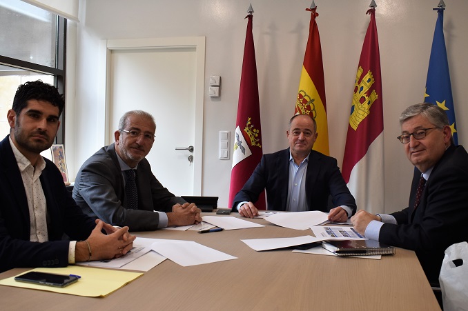 El alcalde de Albacete ofrece la colaboración del Ayuntamiento a la empresa que instalará un centro de ensayos de alta capacidad para trenes