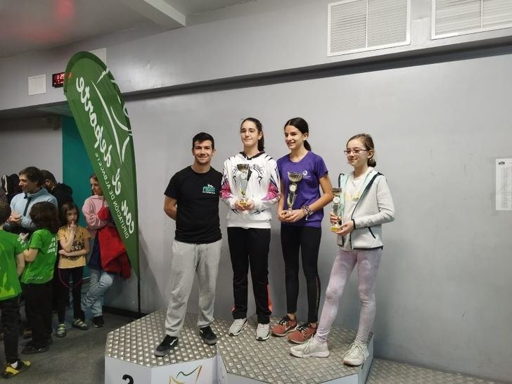 El Deporte Escolar retoma su actividad con pruebas de natación y escalada