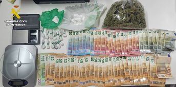 Dos detenidos y 1.000 dosis de droga intervenidas en Riópar, tras desmantelar Guardia Civil un punto de venta