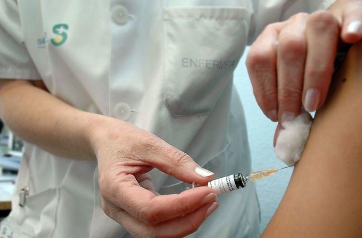 C-LM contratará 65.000 dosis de vacuna contra el herpes zóster para la población que cumple 65 y 80 años