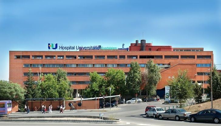 Trasladado al hospital un camionero herido por aplastamiento por una tubería de mil kilos en Tórtola de Henares