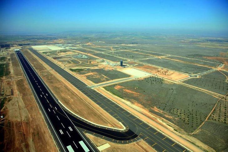 Extinguido el incendio originado en la cola de un Airbus 330 en el aeropuerto de Ciudad Real