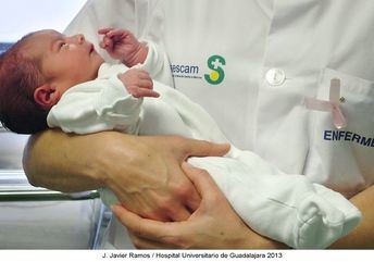 Profesionales del Sescam llamarán a las familias de los recién nacidos en C-LM para vacunarles de bronquiolitis