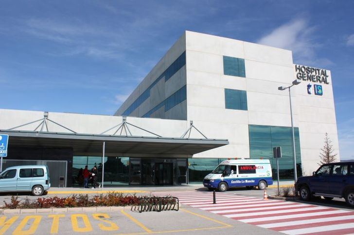 Trasladado un hombre al hospital tras ser agredido con unas tijeras por una mujer en Almansa (Albacete)