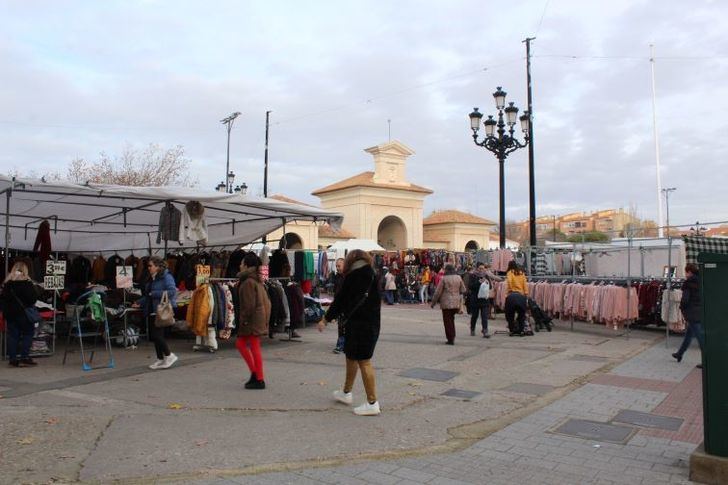 El Ayuntamiento Albacete recuerda a los titulares de puestos de 'Los Invasores' sus obligaciones de limpieza