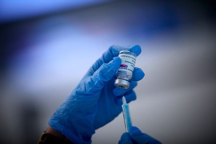 La EMA desconseja administrar solo una dosis de la vacuna de AstraZeneca