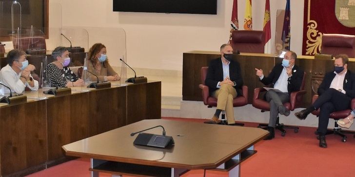 El alcalde de Albacete plantea la creación de nuevos parques tras "la buena acogida" de los 12 abiertos este año