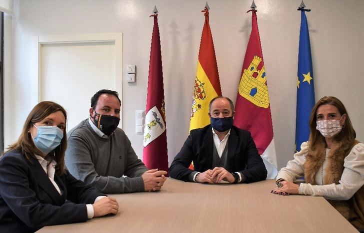 Sáez pide la "complicidad" de los administradores de fincas para hacer de Albacete una ciudad más accesible y eficiente