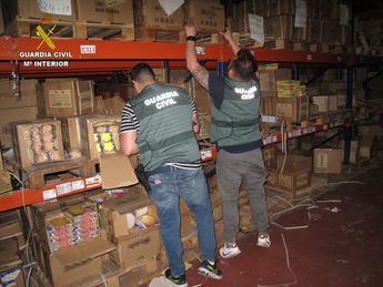 Intervienen una partida de 185.000 productos de papelería falsificados en una nave de Seseña