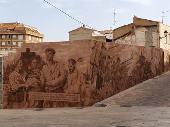 Finalizado el mural en homenaje a la Batalla de Almansa de la artista Ana Penadés