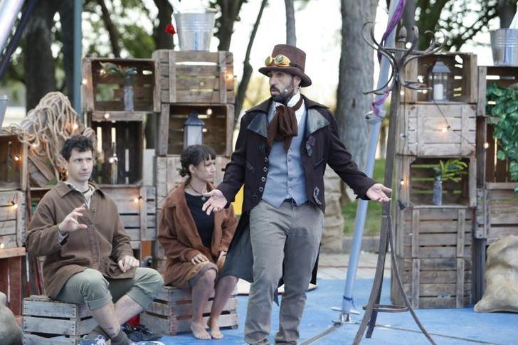 El albaceteño barrio de San Pedro acoge este lunes 'Por el amor al aire', espectáculo que combina circo y humor