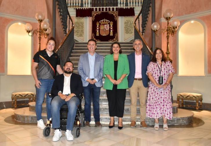 Una mesa redonda en la Diptuación de Albacete analiza cómo ir 'Rompiendo barreras en el Deporte en C-LM'