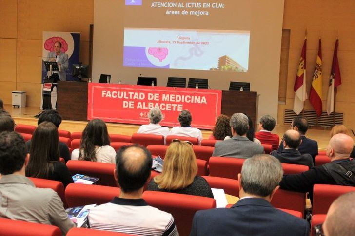 Profesionales sanitarios de C-LM analizan en Albacete cómo seguir mejorando la efectividad del Código Ictus en la región