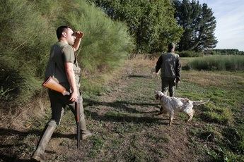 Detenido en Valdepeñas por estafar a 14 personas a las que cobraba 400 euros por puestos de caza ficticios