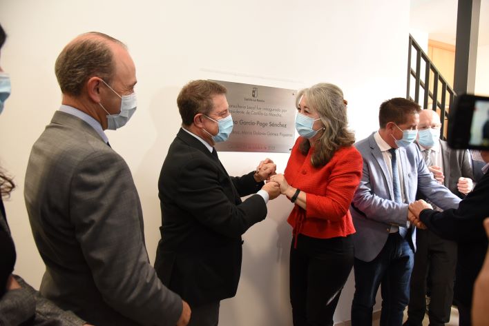 Abre el Edificio Multiusos de Carcelén, que acoge el nuevo consultorio local, la biblioteca y el centro de mayores