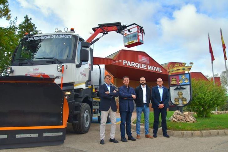 El Parque Móvil de Diputación de Albacete cuenta con un nuevo camión multiusos gracias a una inversión de 240.000 euros