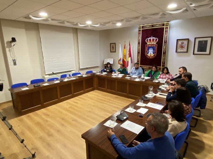 La Roda (Albacete) aprueba invertir 240.000 euros en una nueva barredora para la limpieza viaria