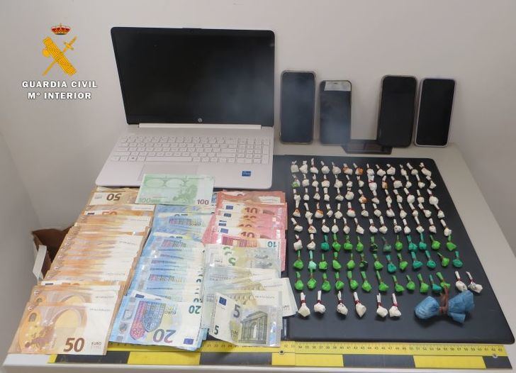 Desmantelan un punto de venta de drogas en Villamalea (Albacete) tras intervenir más de 100 gramos de cocaína
