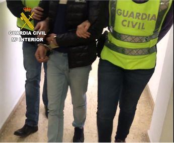 Dos detenidos por golpear, amordazar y robar 1.000 euros a una persona en su casa de Talayuelas (Cuenca)