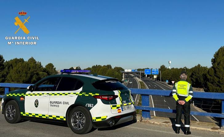 Investigan a un conductor por circular en sentido contrario y cuadruplicando la tasa de alcohol en La Roda (Albacete)