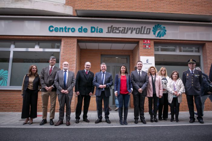 Page, presente en la inauguración del nuevo Centro de Día de la Asociación Desarrollo-Autismo de Albacete