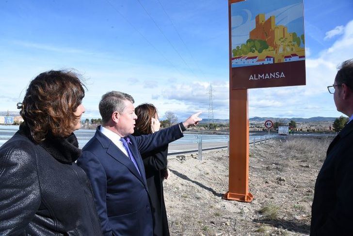 C-LM comienza la instalación de la nueva señalización turística en la región con una inversión de 30 millones