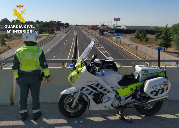 Investigado por conducir a 211 kilómetros por hora en una vía limitada a 120 en La Roda (Albacete)