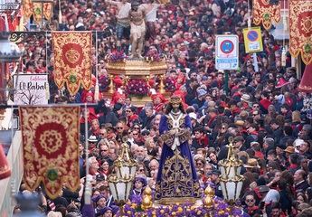 Miles de tamborileros y hermandades se fusionarán un año más este Miércoles Santo en Hellín (Albacete)
