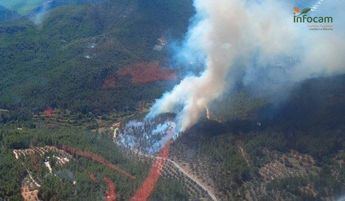 El fuego declarado en Yeste (Albacete) ha afectado a algo menos de tres hectáreas