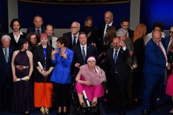 Page celebra los 40 años del Parlamento de C-LM anunciando su ampliación y prometiendo que evitará enemistades