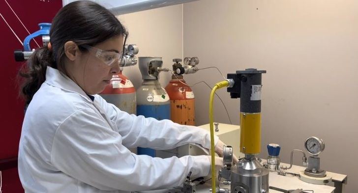 Un centenar de investigadores jóvenes de Castilla-La Mancha podrán ser contratados por un año con 3 millones adicionales de la Junta