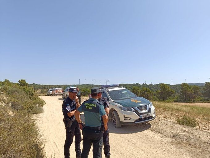 Disuelta sin incidentes la fiesta ilegal en un paraje de Almansa (Albacete) tras la marcha de los últimos vehículos