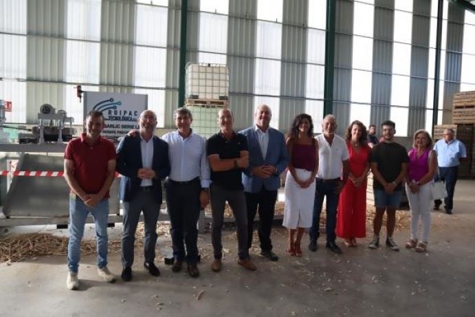 La empresa Ruipac Tecnológica presenta su nueva maquinaria pionera de procesado de ajos con Martínez Lizán como padrino (Balazote)