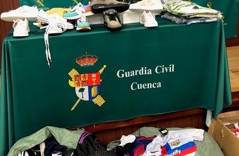 Intervenidos en Tarancón más de 700 artículos de ropa y zapatillas deportivas falsificados