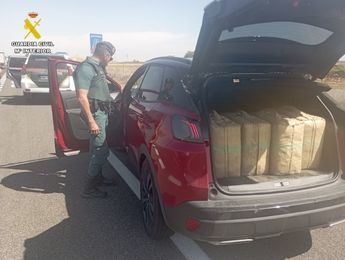 Dos detenidos en Membrilla (Ciudad Real) por transportar en un vehículo 178 kilos de hachís