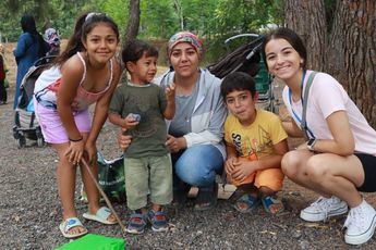 Estudiantes de Medicina de Albacete han colaborado este verano con SOS Refugiados Europa en Atenas