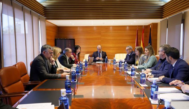 Las Cortes debaten el jueves las enmiendas a la totalidad de PP y Vox a los Presupuestos de la Junta para 2024