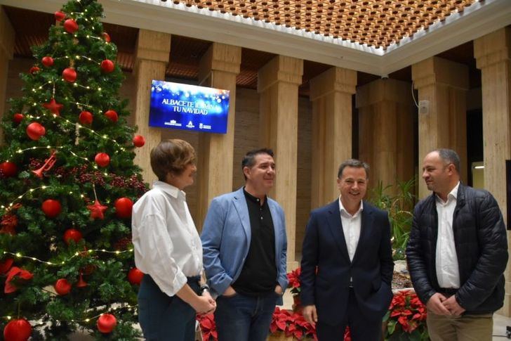 Serrano anima a los albaceteños a disfrutar cómo Albacete ilumina la Navidad el 5 de diciembre en la Plaza del Altozano