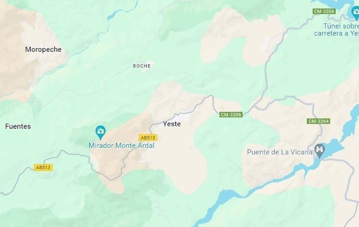 Un hombre fallece y otro resulta herido tras caer con un turismo por un terraplén de 70 metros en Yeste