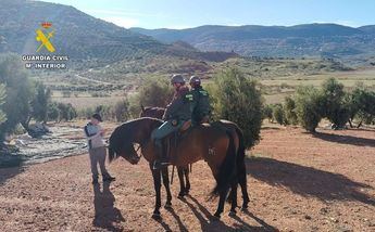 El servicio a caballo se suma al operativo de la campaña olivarera de la Guardia Civil en Albacete