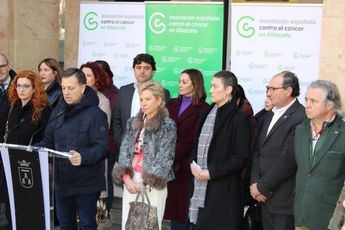 El alcalde de Albacete apuesta por seguir aunando esfuerzos en la lucha contra el cáncer: 'Es un problema de todos'