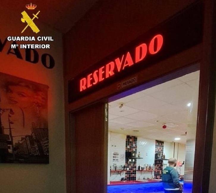 Guardia Civil libera a una mujer retenida y detiene a dos personas por explotación sexual en Ciudad Real