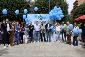 El cielo de Albacete se llena de globos azules por el Día Mundial de Concienciación sobre el Autismo