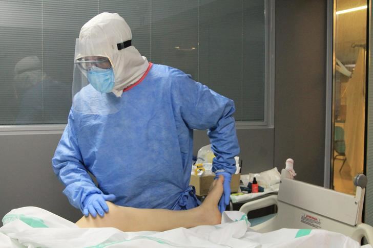 Especialistas de rehabilitación del hospital de Hellín atienden a 35 pacientes con coronavirus