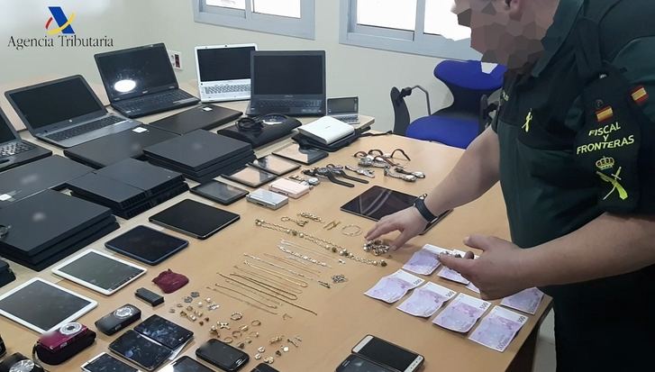 Detenido un hombre por robar joyas y efectos electrónicos en viviendas de Albacete y otras provincias