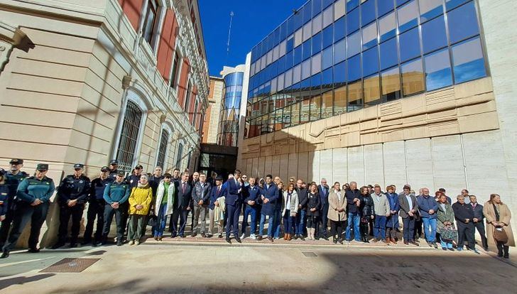 Minuto de silencio en la Diputación de Albacete en solidaridad con Letur y sus habitantes tras la DANA