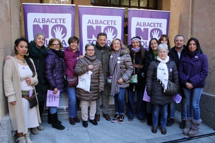 Serrano: “El Ayuntamiento de Albacete se compromete a no tolerar que la inacción permita que el maltrato a la mujer siga siendo una realidad”