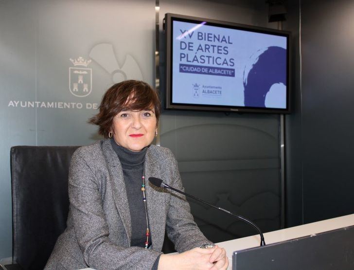 Serrallé pone en valor el compromiso del Ayuntamiento de Albacete con la cultura y anima a participar en la XV Bienal de Artes Plásticas